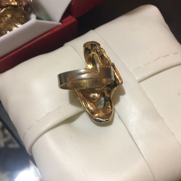 Beautiful ring - Picture 3 of 5